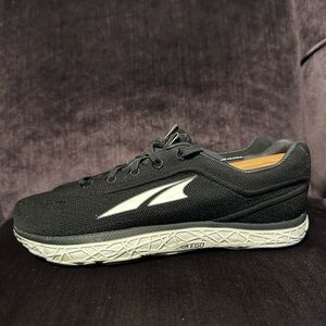 Altra Escalante Black White Minimalist Running Shoes ALOA4VR3000 Women's Sz 7.5